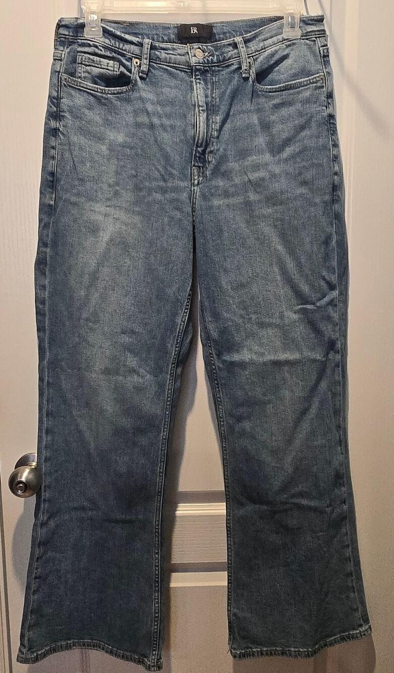 Banana Republic The Relaxed Flare light wash sz 31